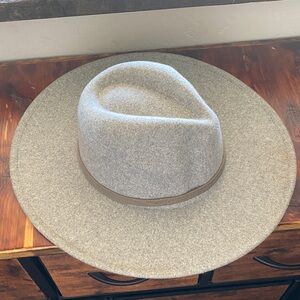 Women’s Grey Wide-Brim Wool and Polyester Felt Fedora Hat